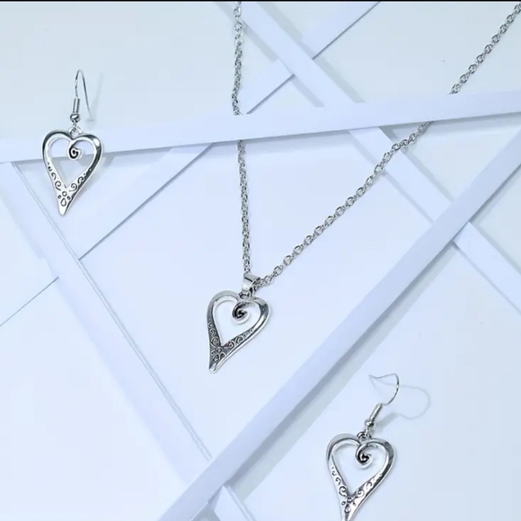 Silver Plated Scroll Heart Necklace and Earring Set NEW - Picture 5 of 8
